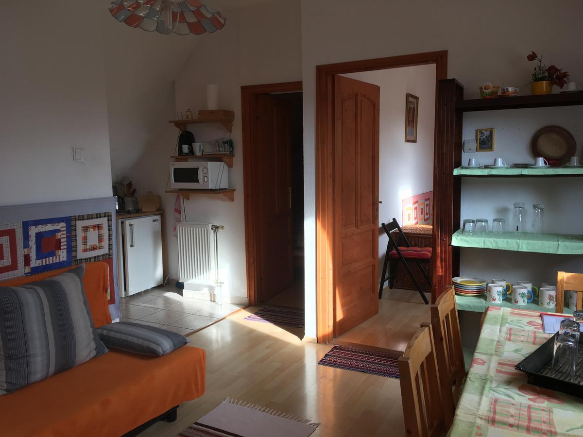 Bakonyi Apartmanház Eplény Esterno foto