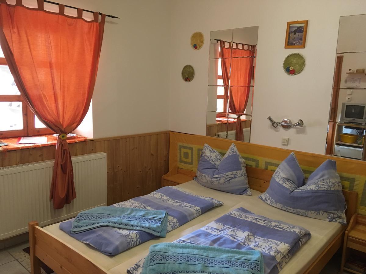 Bakonyi Apartmanház Eplény Esterno foto